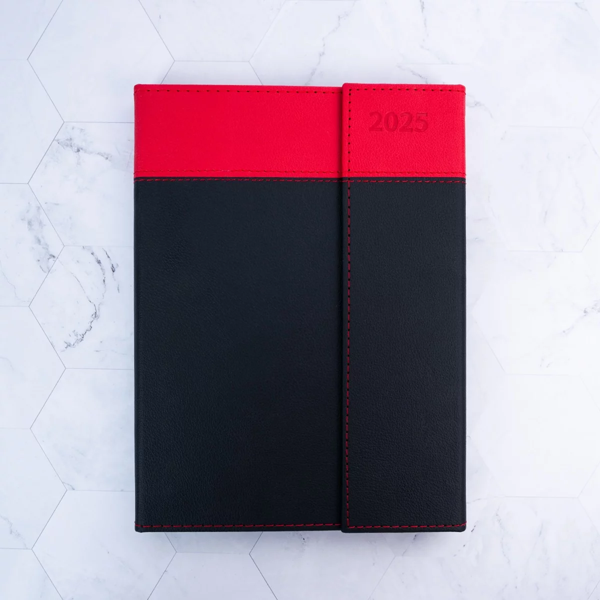 2025 Modern Faux Leather Weekly Planner With Red And Black Design